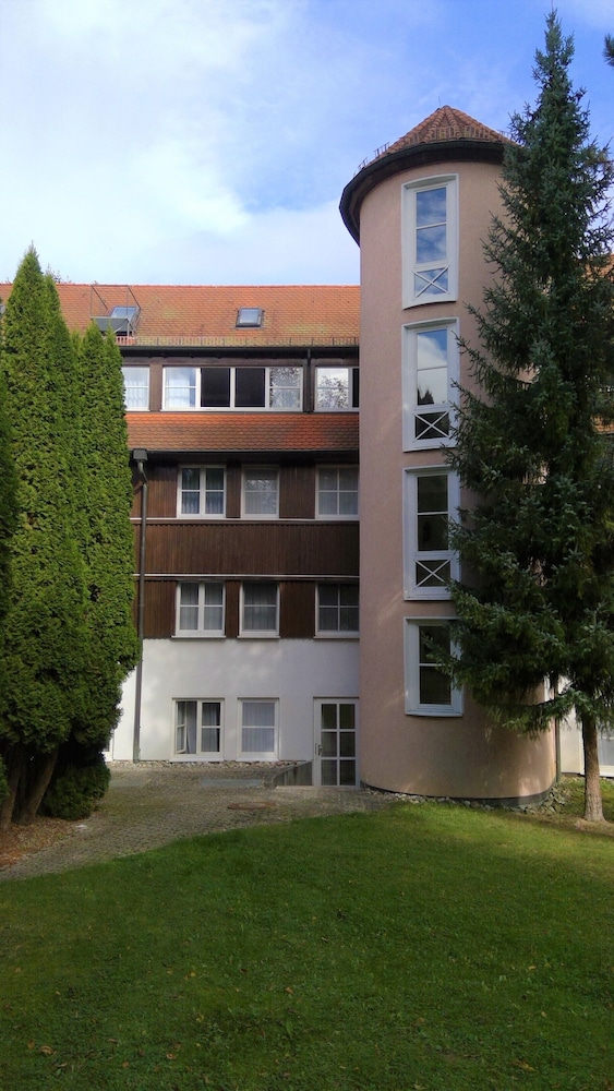 RELEXA WALDHOTEL SCHATTEN 7/74