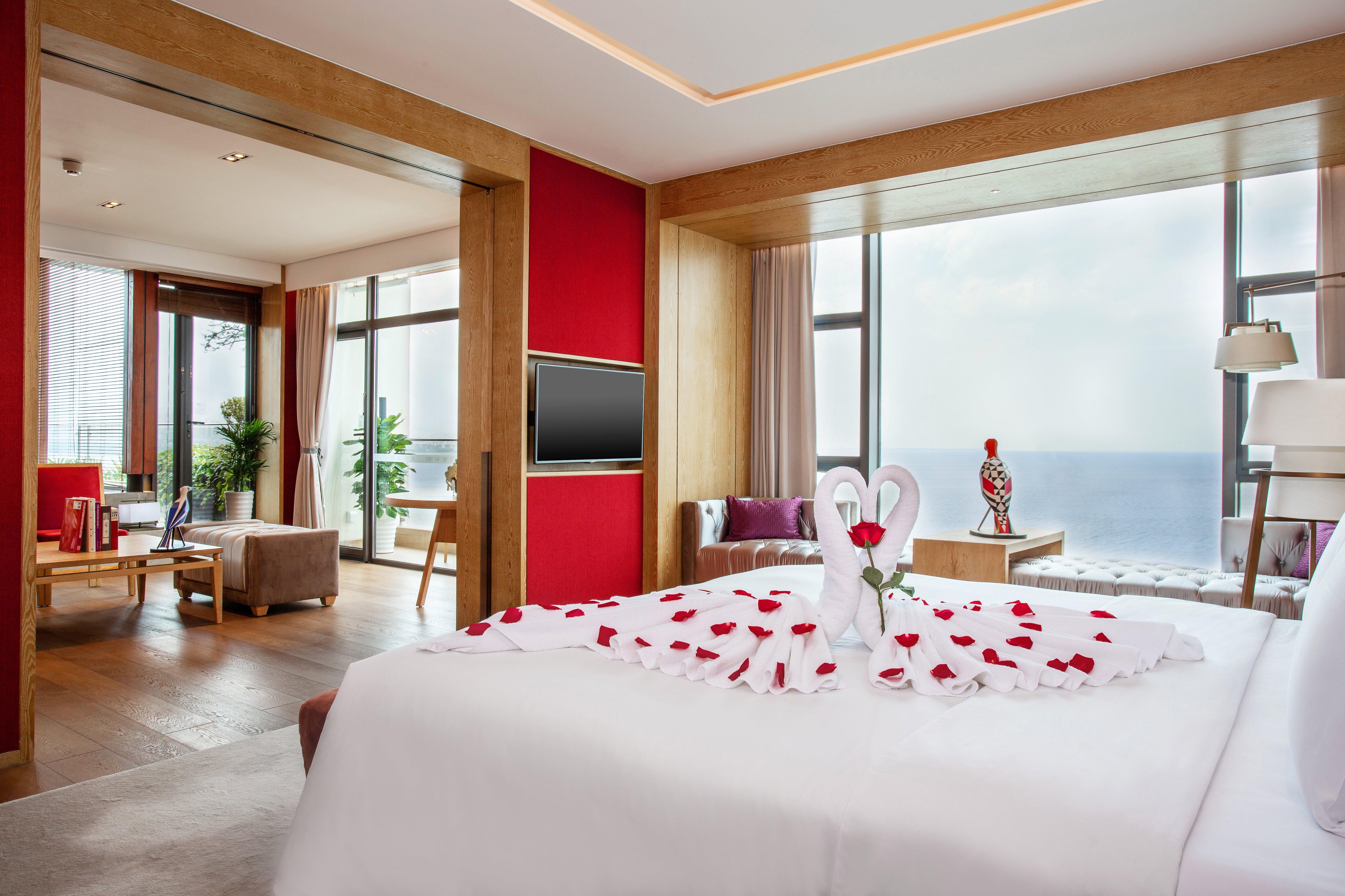 Paradise, Suite
