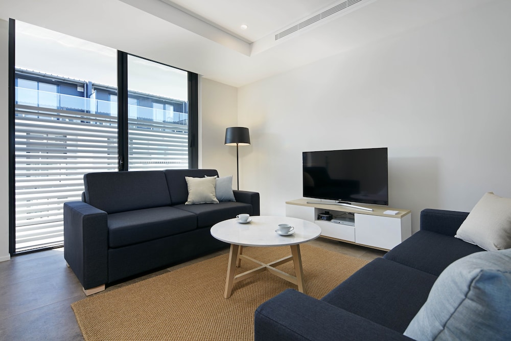 VERIU SUITES CAMPERDOWN 43/54