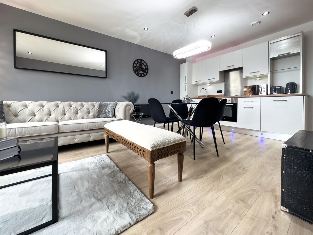 Central Leeds Penthouse 10/19