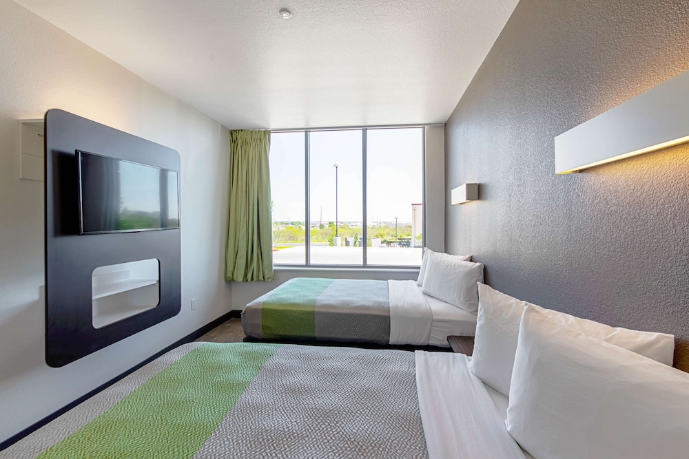 Motel6 Austin, TX - Airport 23/43