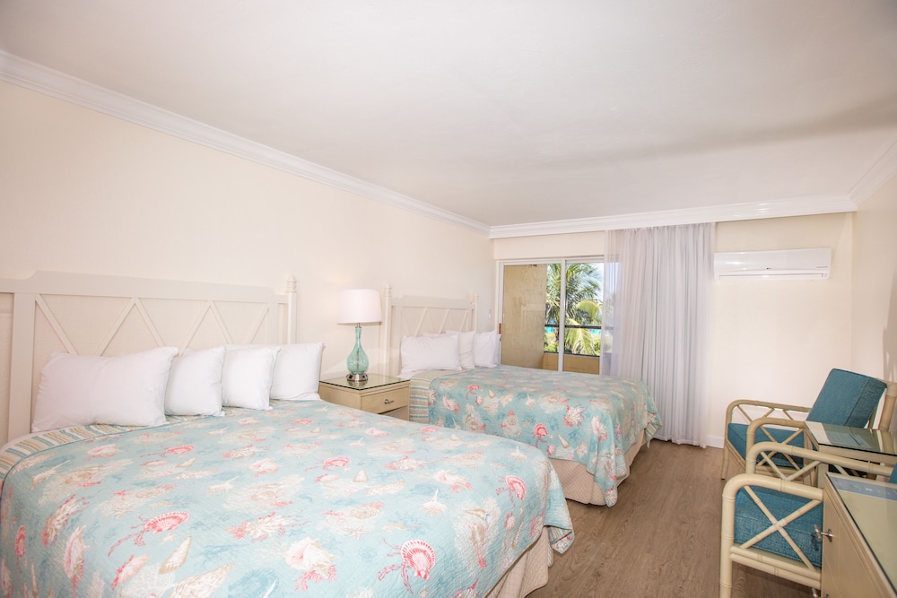 Basic, Single, 2 Queen Beds, Bay View, Water View, Balcony