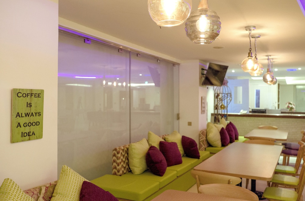 Heef Hotel Pasar Baru Powered by Archipelago 32/63