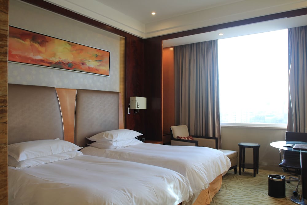 Room, Twin Beds, Mountain View