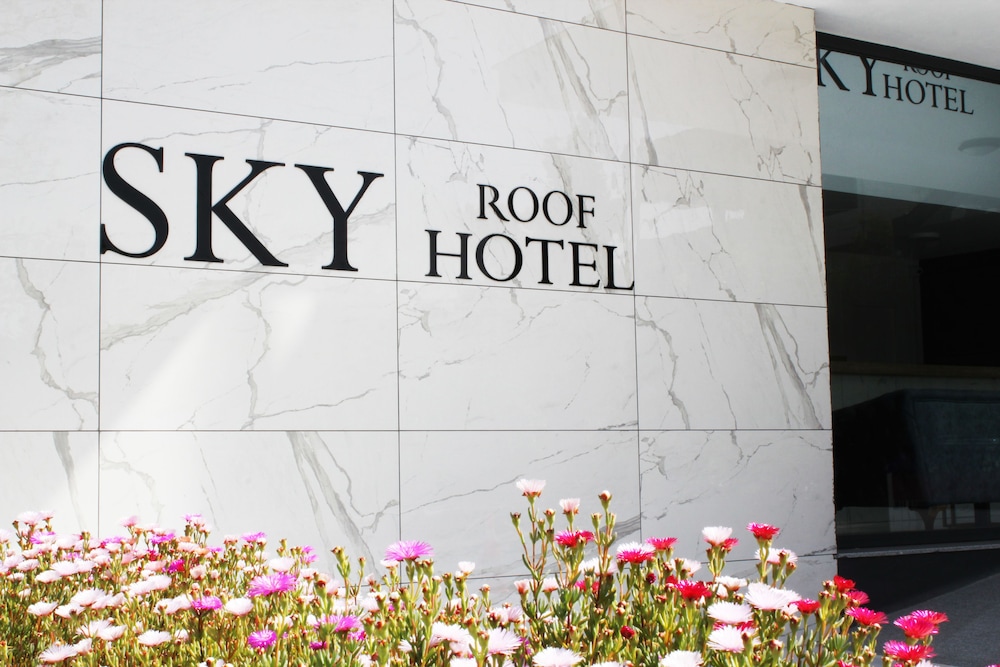SKY ROOF HOTEL 3/38
