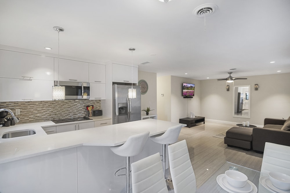 Alani Bay Deluxe Condos Fort Lauderdale 36/50