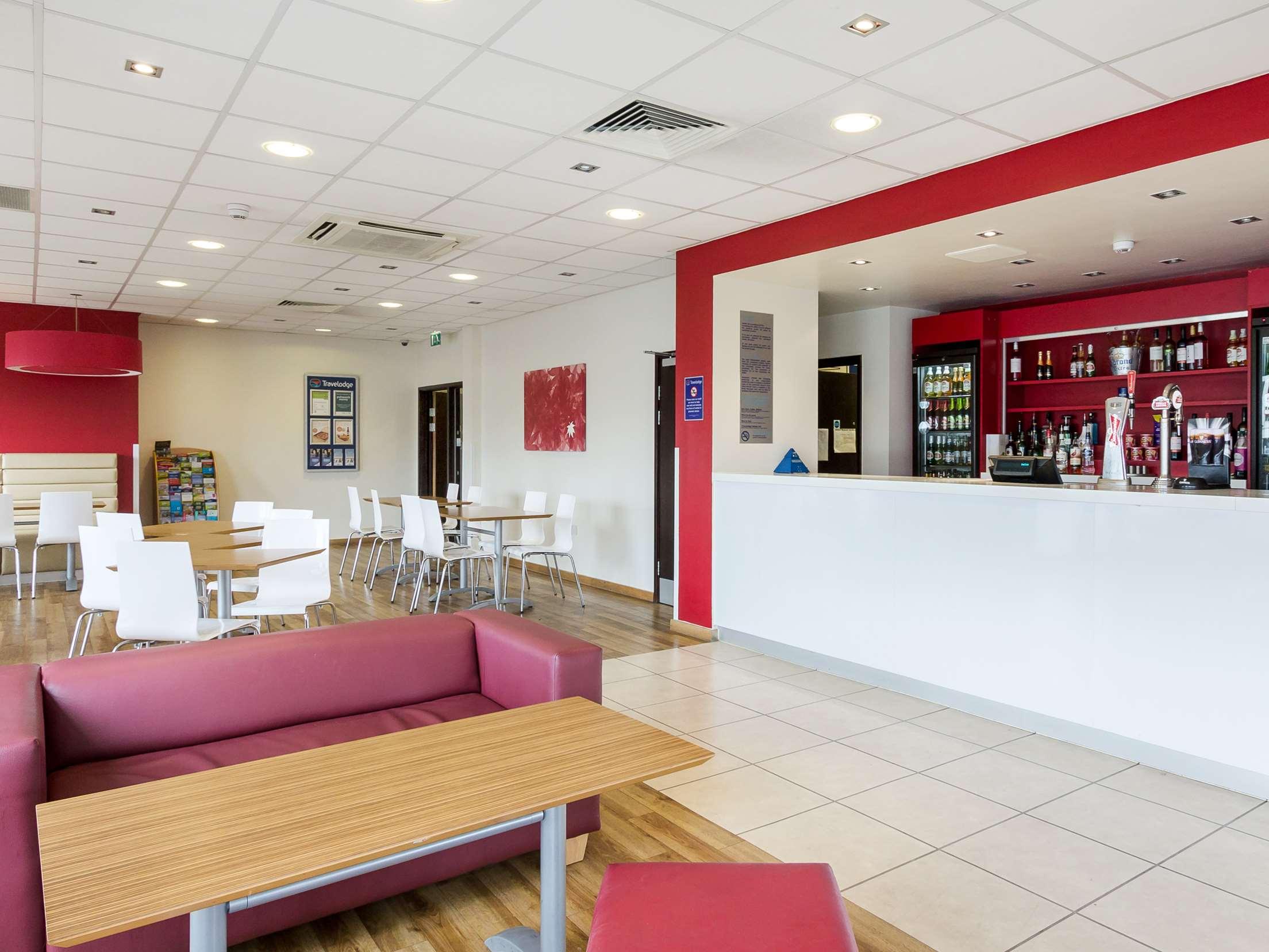 Travelodge Camberley Central 6/29