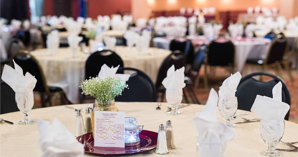 Ramada by Wyndham Elko Hotel at Stockmen's Casino 27/36