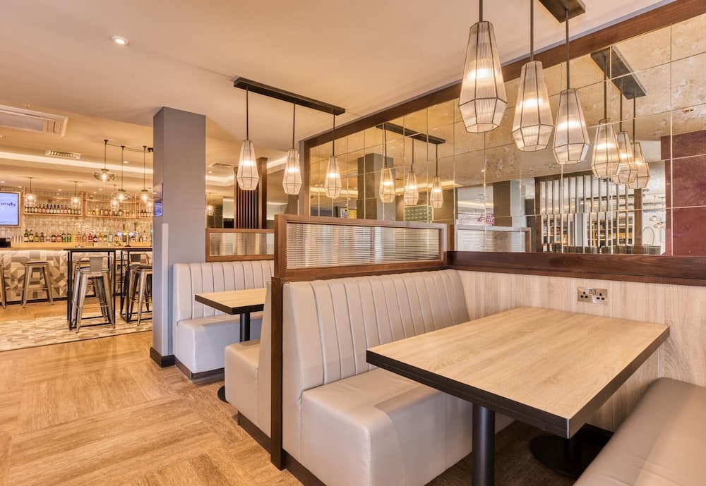 Premier Inn Bristol Cribbs Causeway 35/58