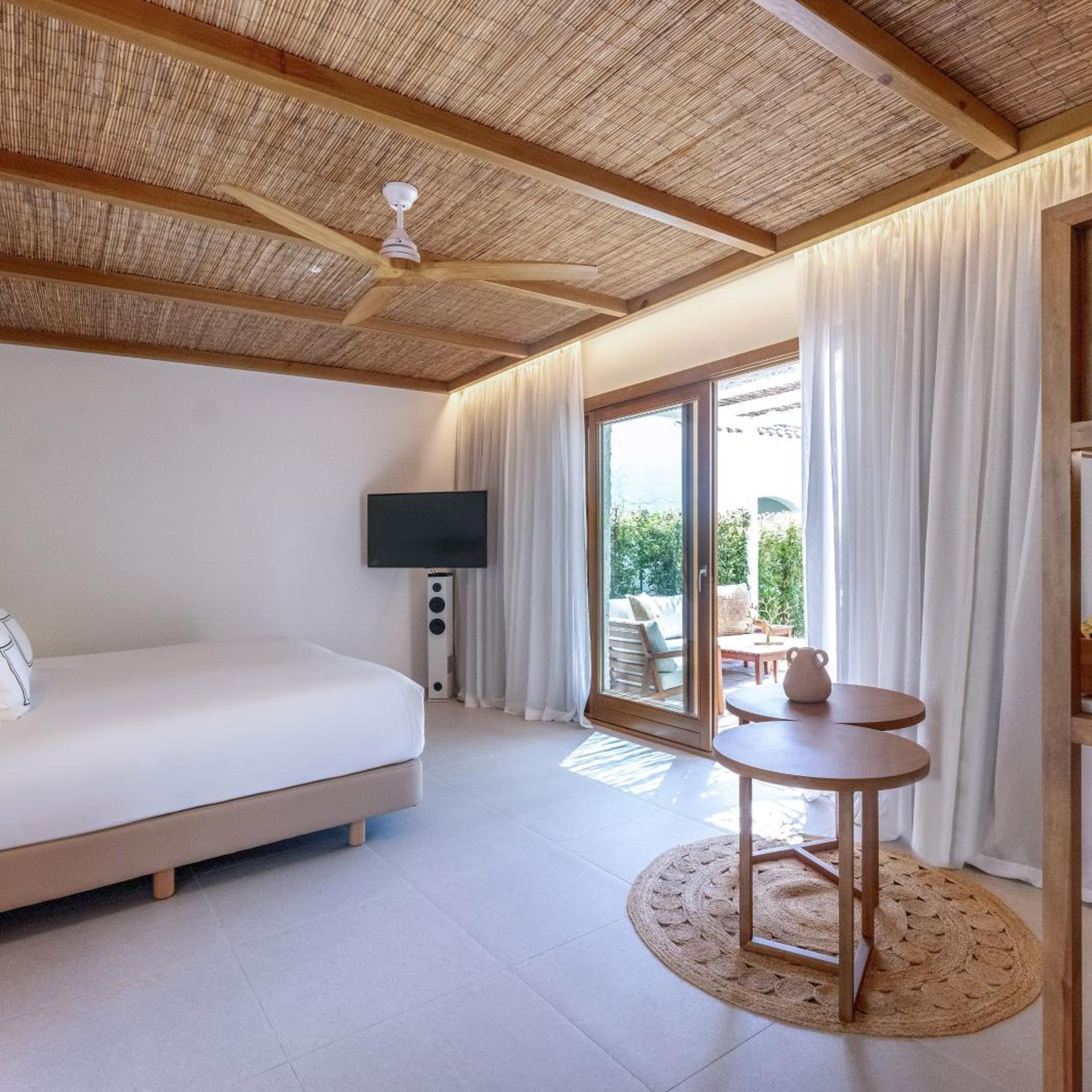 The Level, Petite, Villa