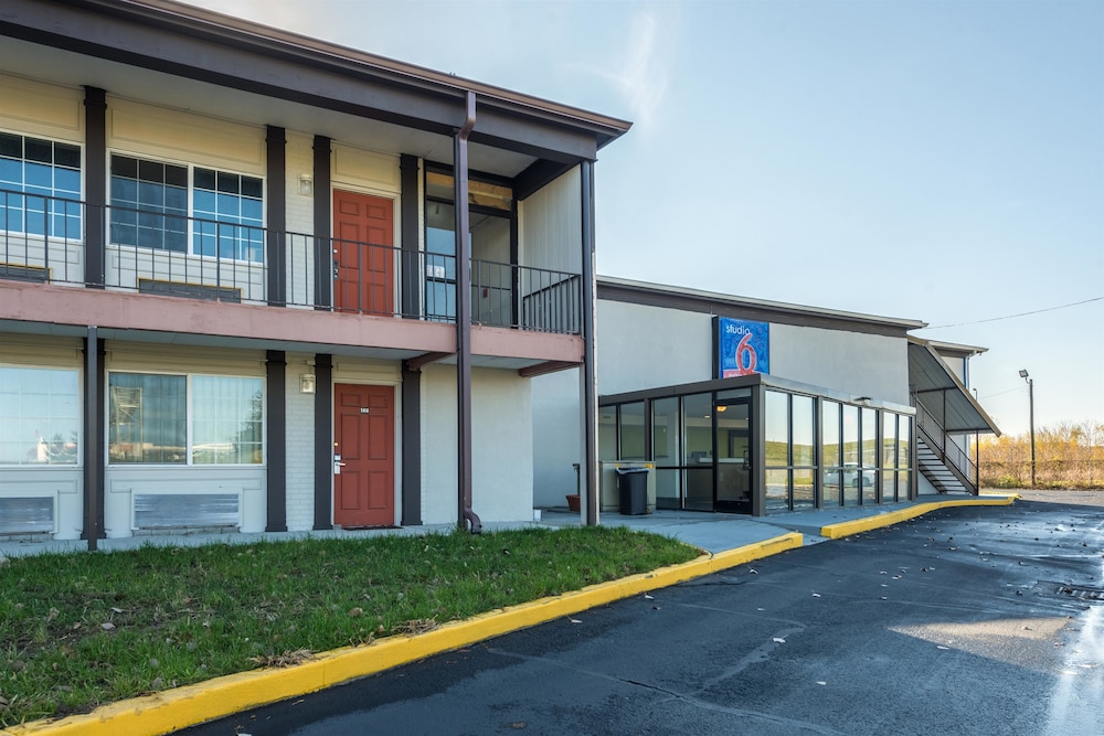 Royal Inn Hotel 34/37