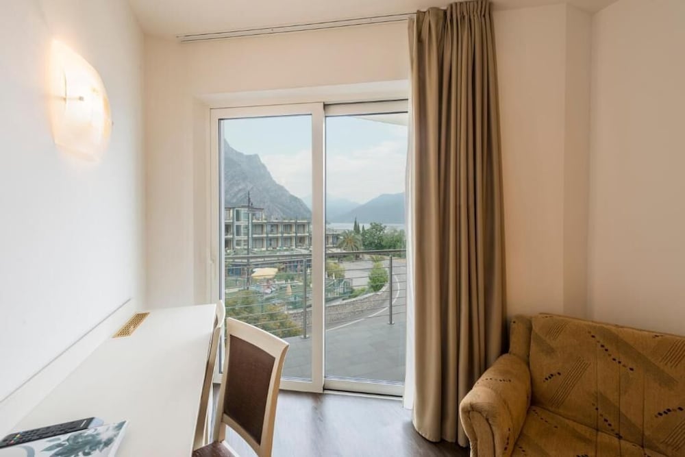 Hotel Sogno Del Benaco 40/63