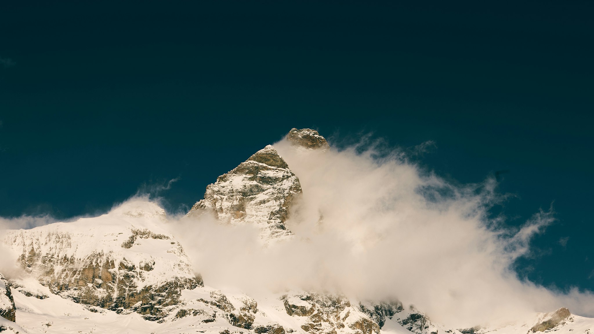 VRetreats Cervino The Alps 58/61