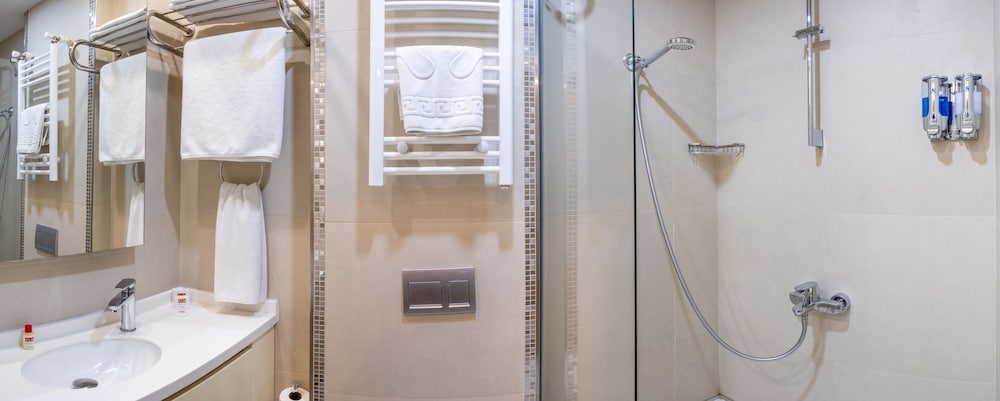 Elm Suite Hotel 40/41