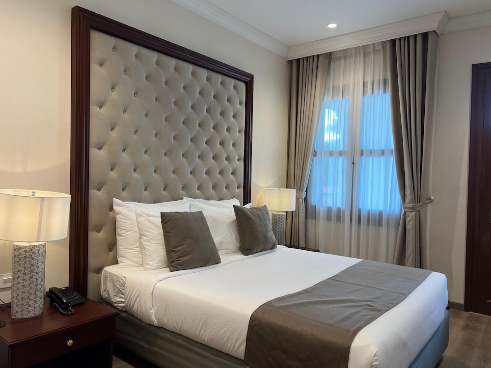 Champasak Palace Hotel 23/65