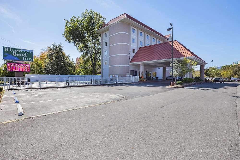River Bend Inn 5/50