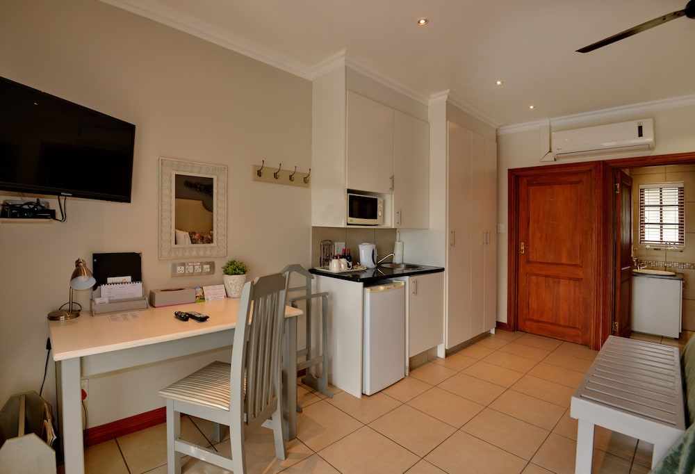 Rivonia Bed And Breakfast Garden Estate 24/49