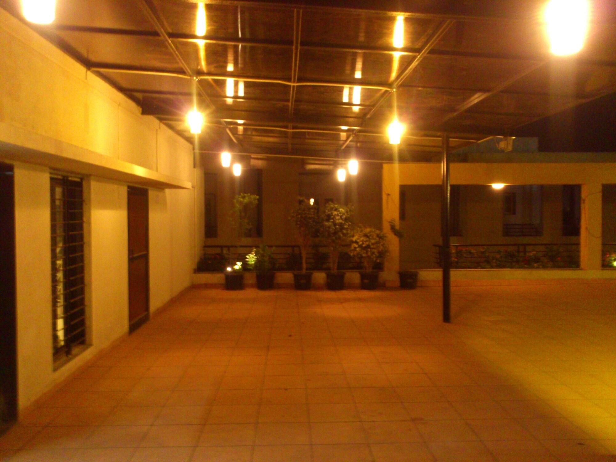 Hotel Darshan Executive 8/16