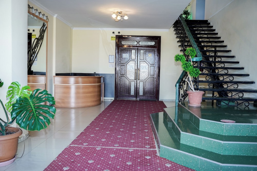 Europa Hotel 8/43