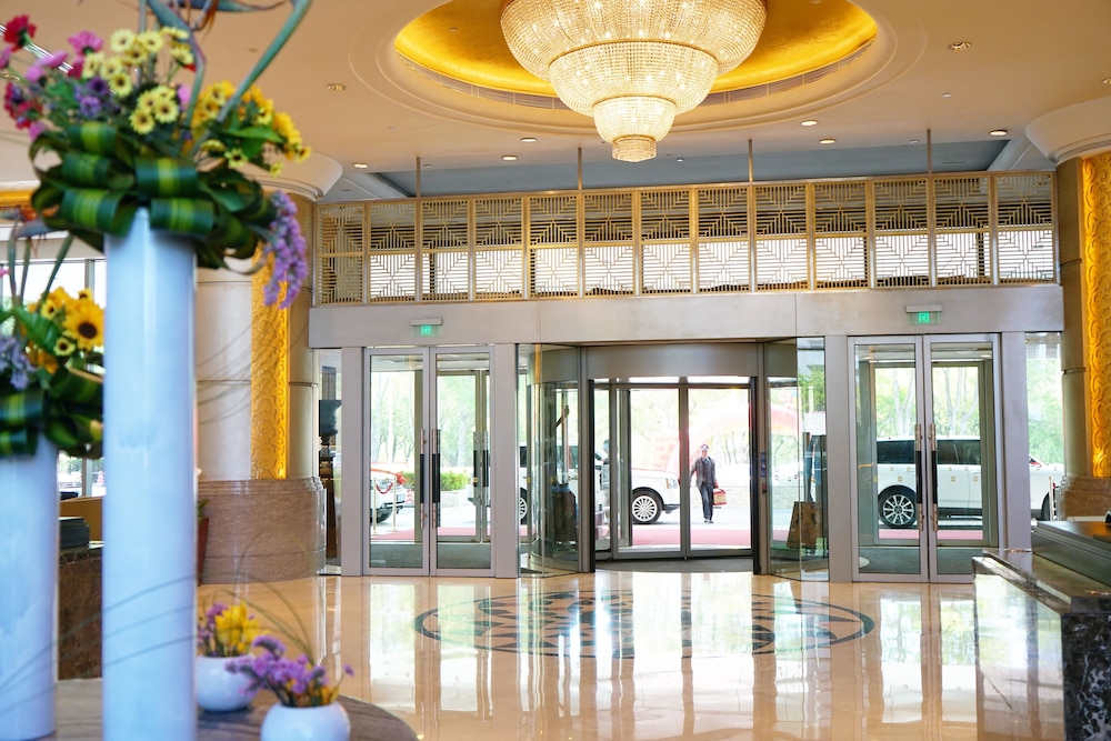 Lobby at Shangri La Baotou, BAOTOU