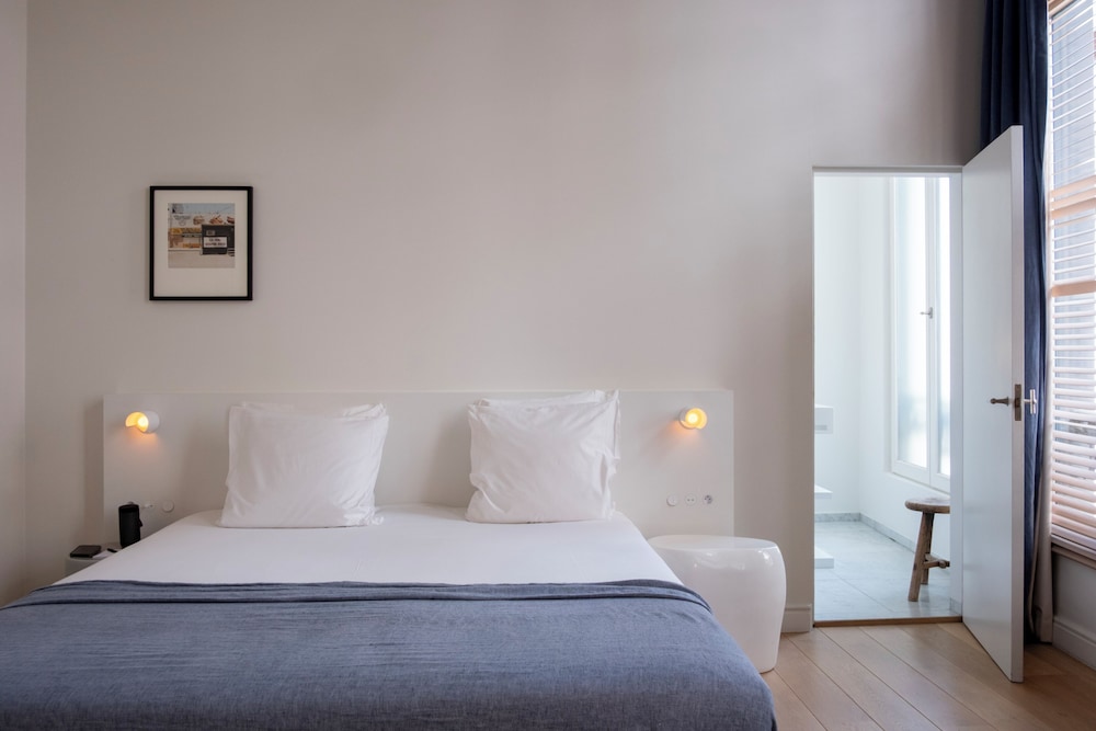 Mood, Double Bed