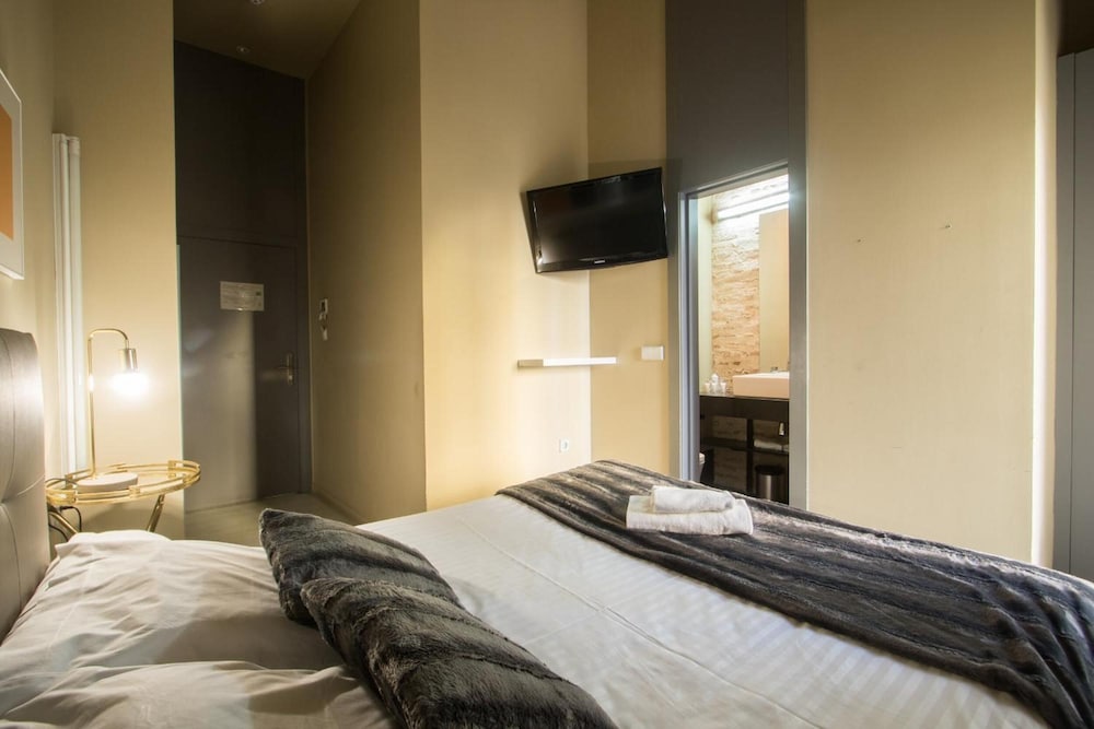 Basic, Queen Bed, Cosy Rooms Tapineria 6/10