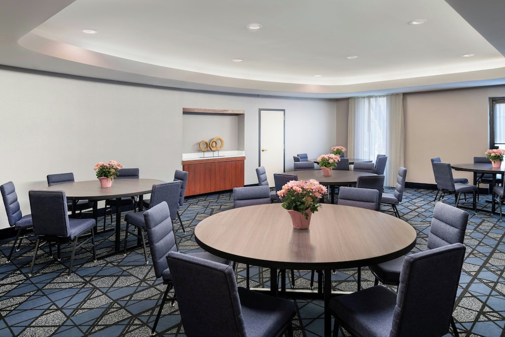 Courtyard By Marriott Providence Lincoln 41/50