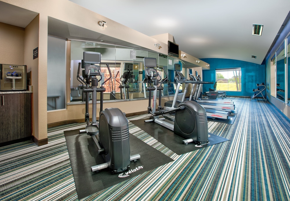 Candlewood Suites DFW South 18/39