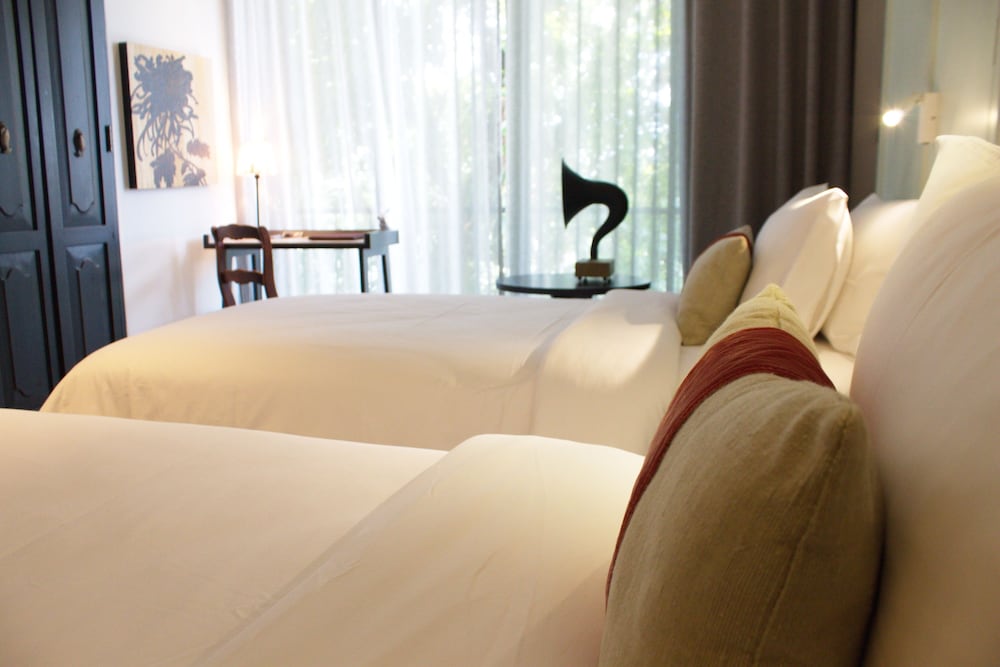 HOTEL DES ARTISTS PING SILHOUETTE 22/58