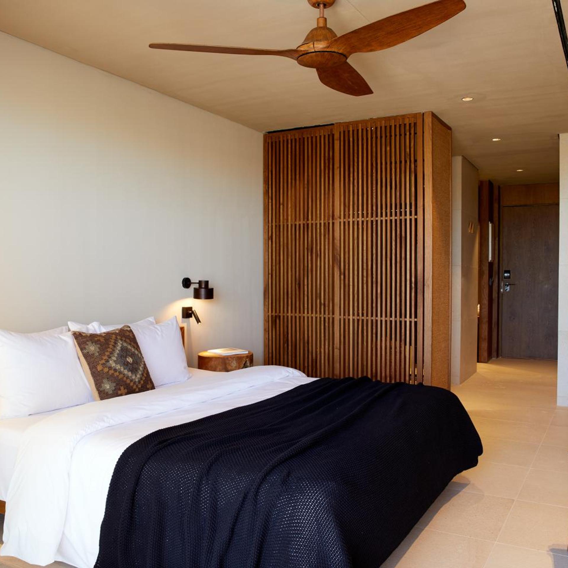 Room, Double Bed, Pool View, The Syntopia Hotel 2/6