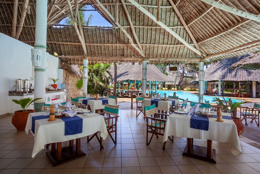 Neptune Village Beach Resort & Spa 38/59
