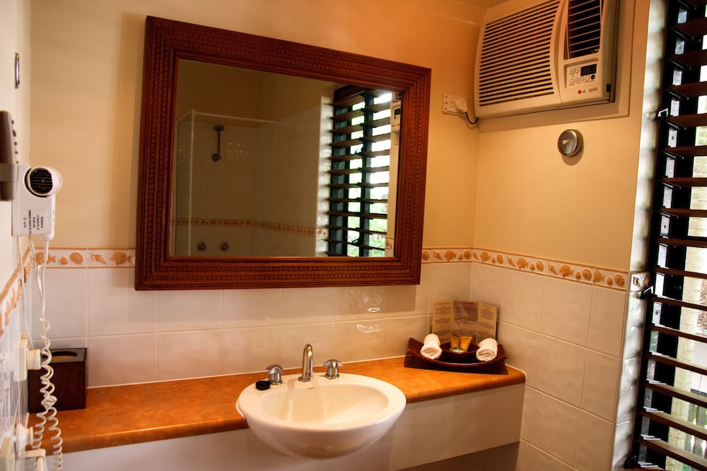 Hibiscus Resort And Spa 47/77