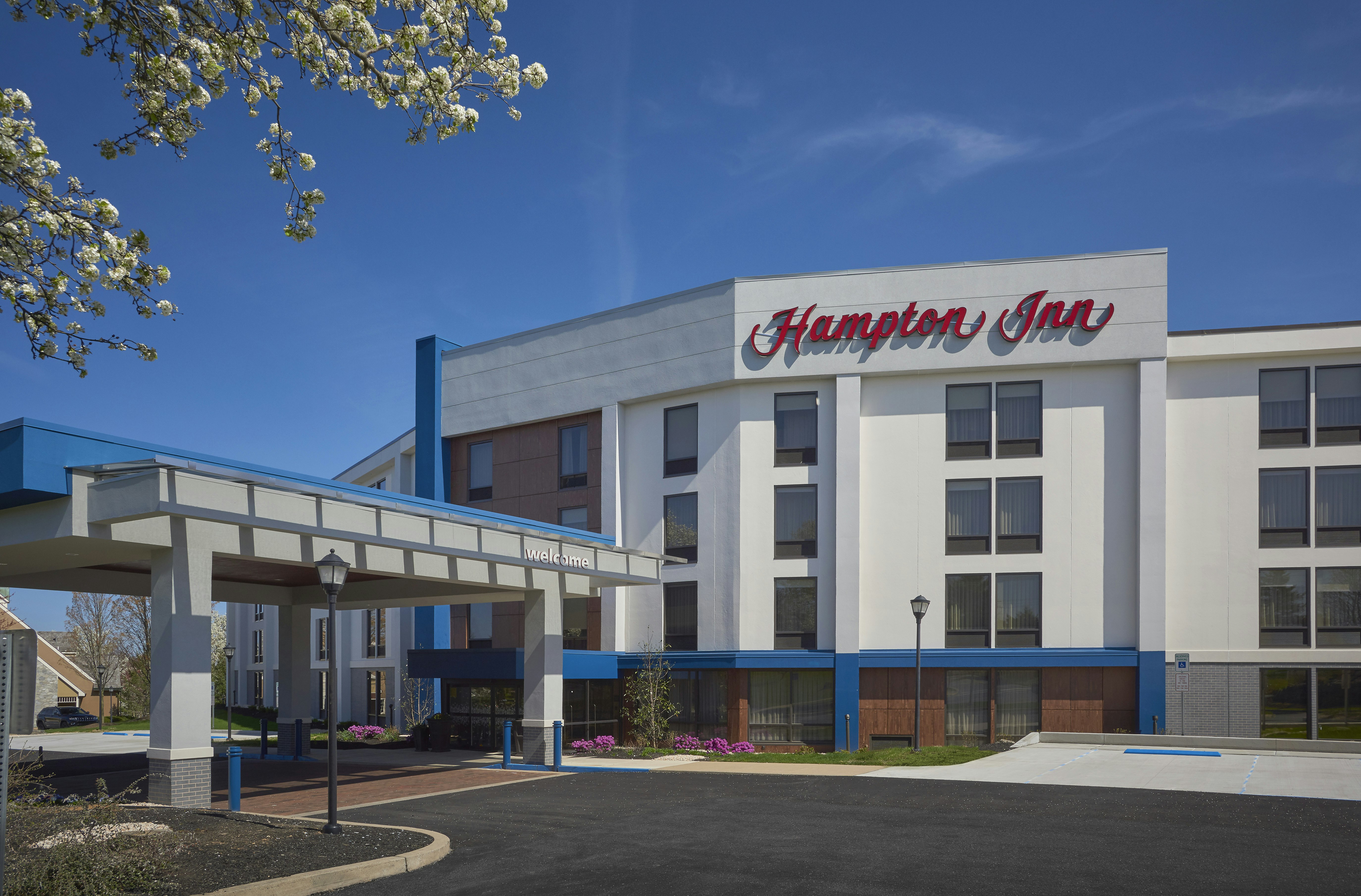 Hampton Inn Lancaster, PA 40/42