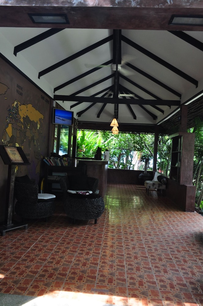 Phangan Beach Resort 38/68