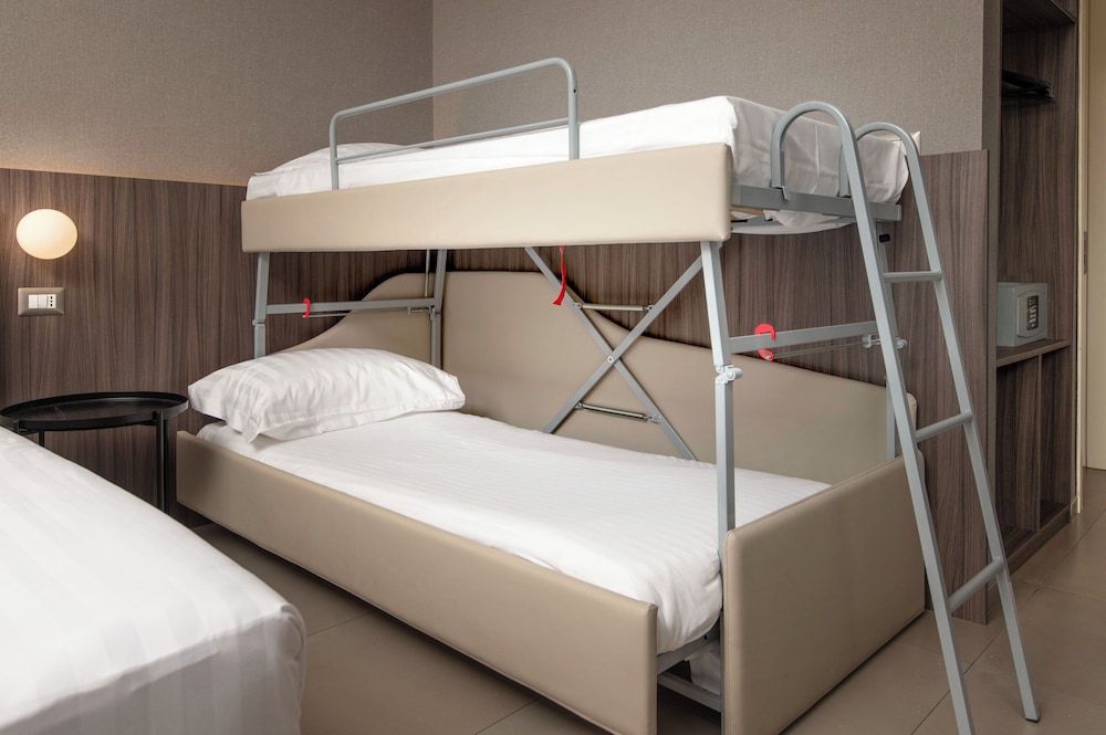 Hotel Europa Di Arzano 46/65