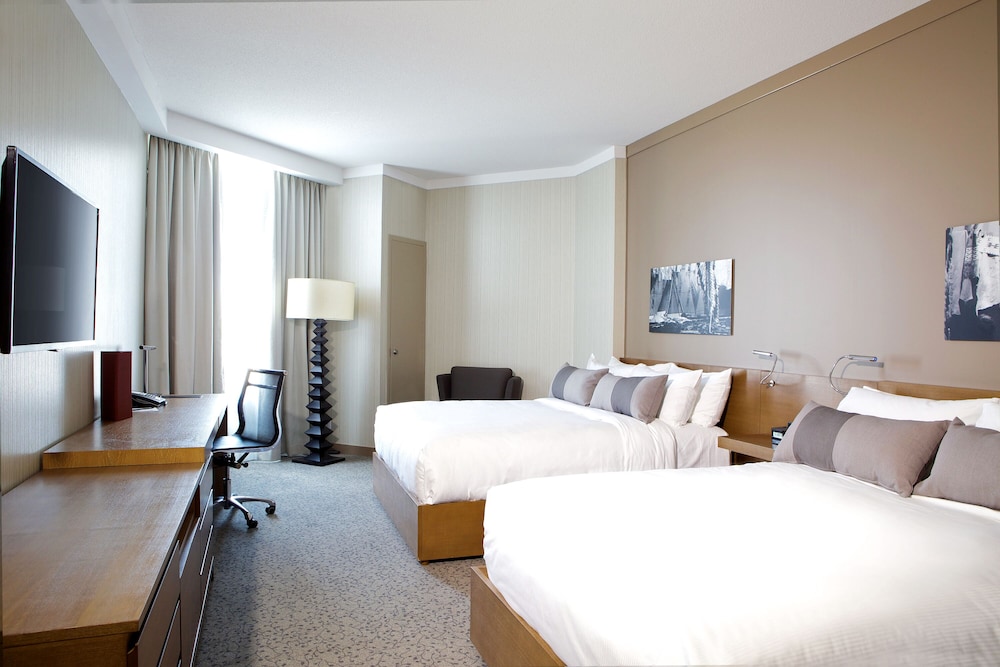 Grey Eagle Resort 23/80
