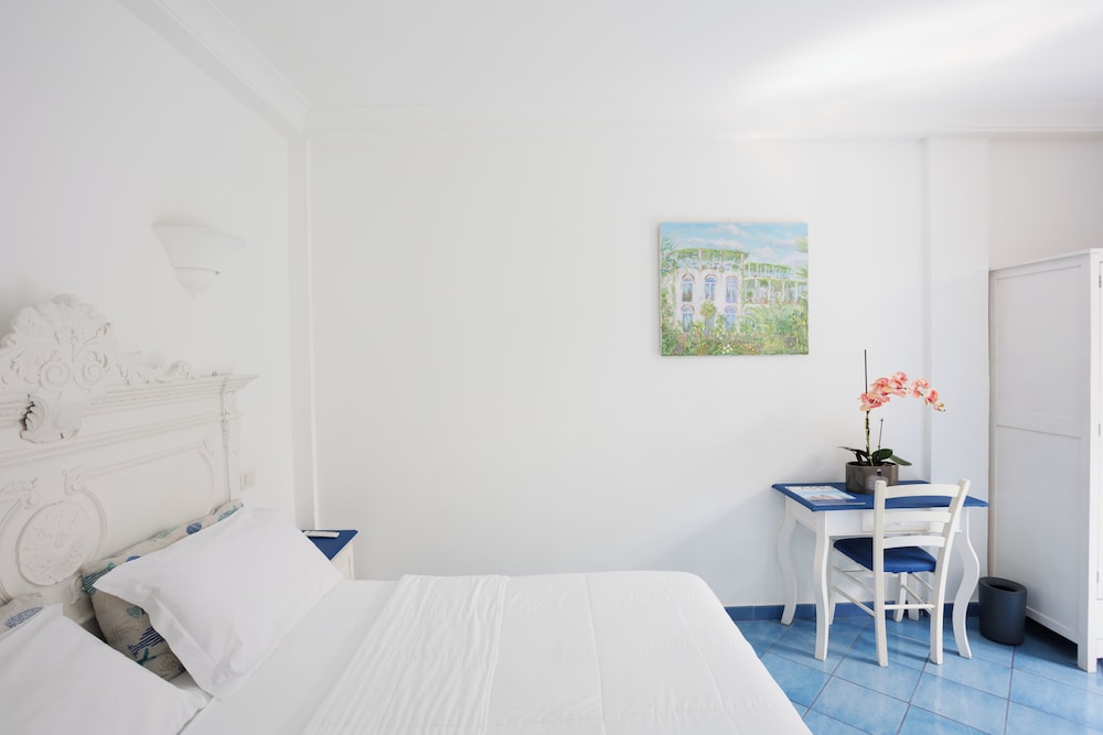 Bussola Di Hermes Hotel 24/57