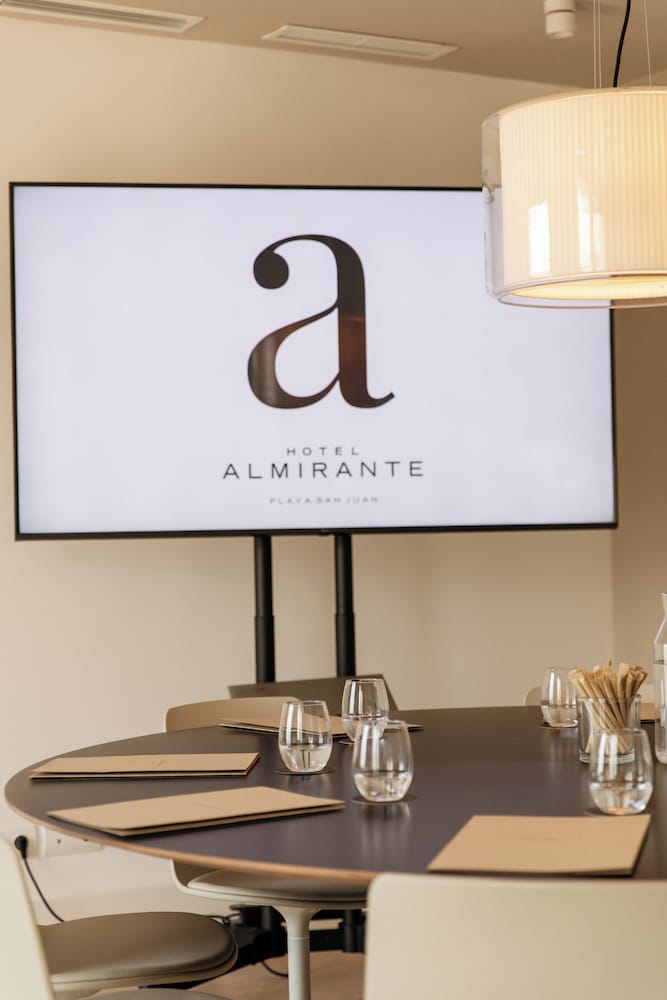 Almirante Hotel 71/78