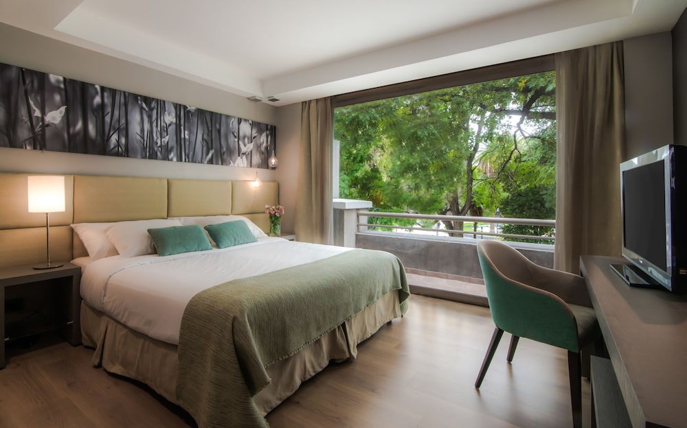 Portal Plaza Suites 5/50