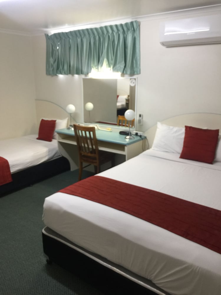 Econo Lodge Park Lane 6/29