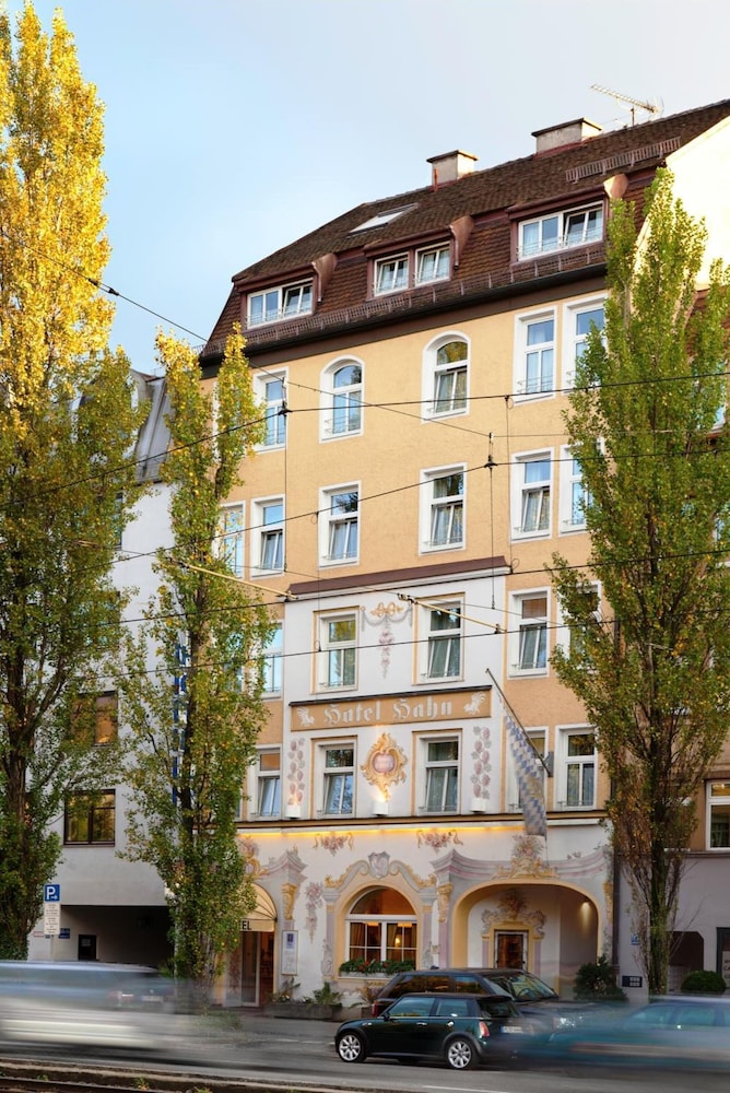 Hahn Hotel 2/35