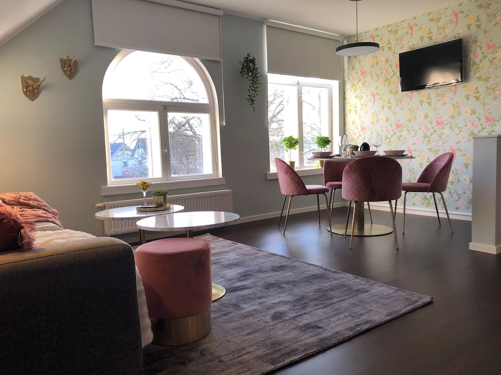 Annas Hotell 37/50