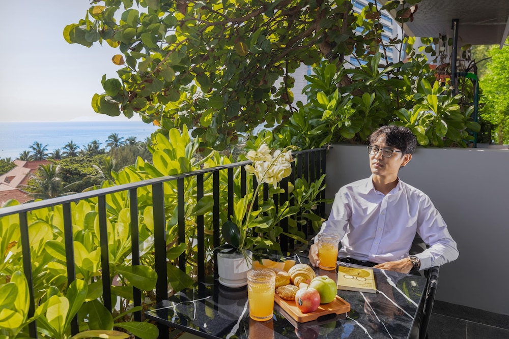 JBAY Beachfront Boutique Hotel 7/33