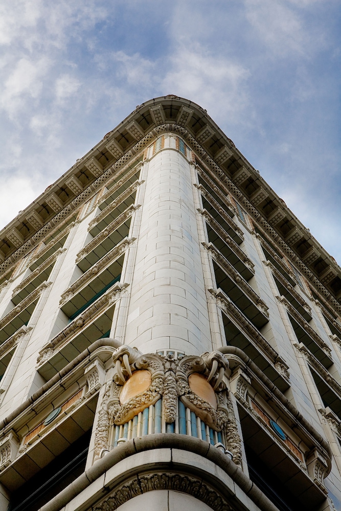 Arctic Club Hotel 3/50