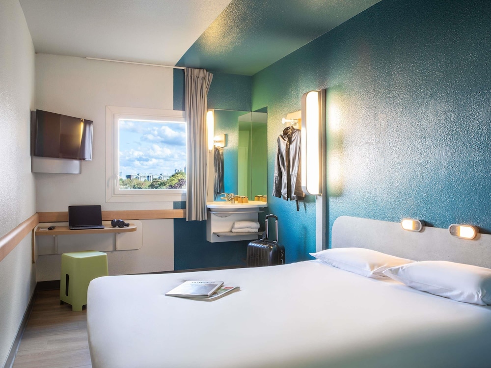 Ibis Budget Paris Porte De Montmartre 33/60