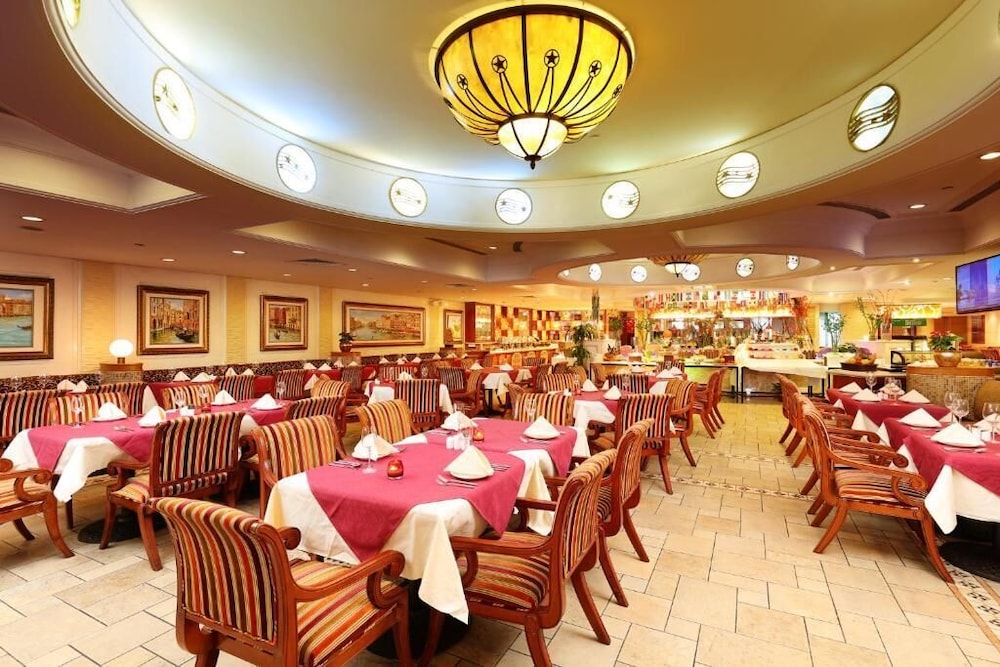 Regal Palace Hotel 44/51