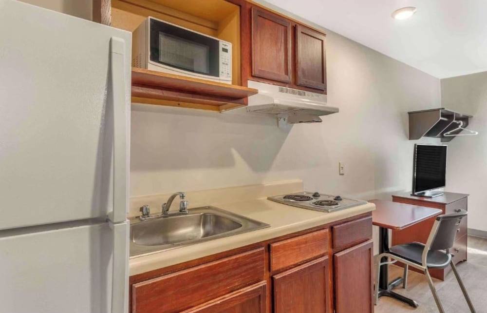 Studio 6 Extended Stay Little Rock Southwest AR 50/50