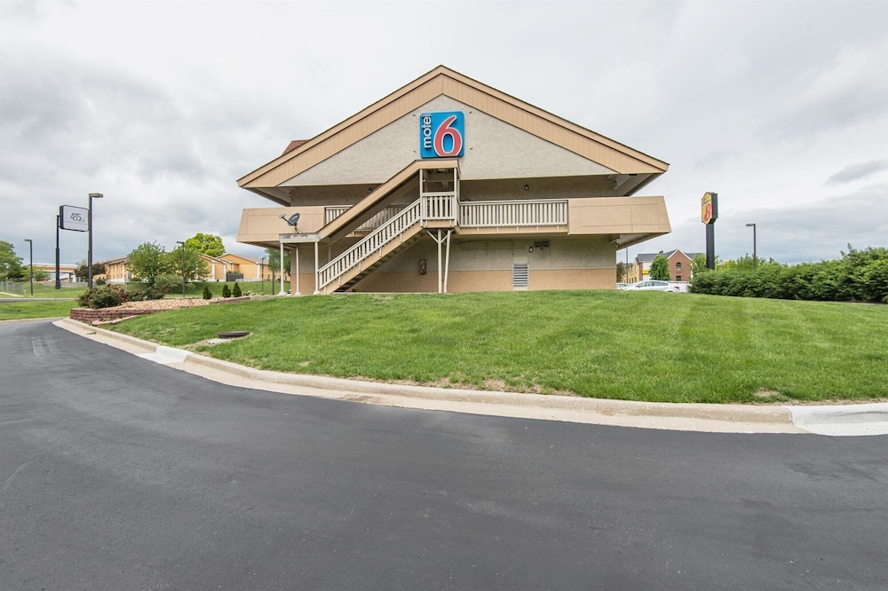 Motel6 Overland Park, KS 22/25