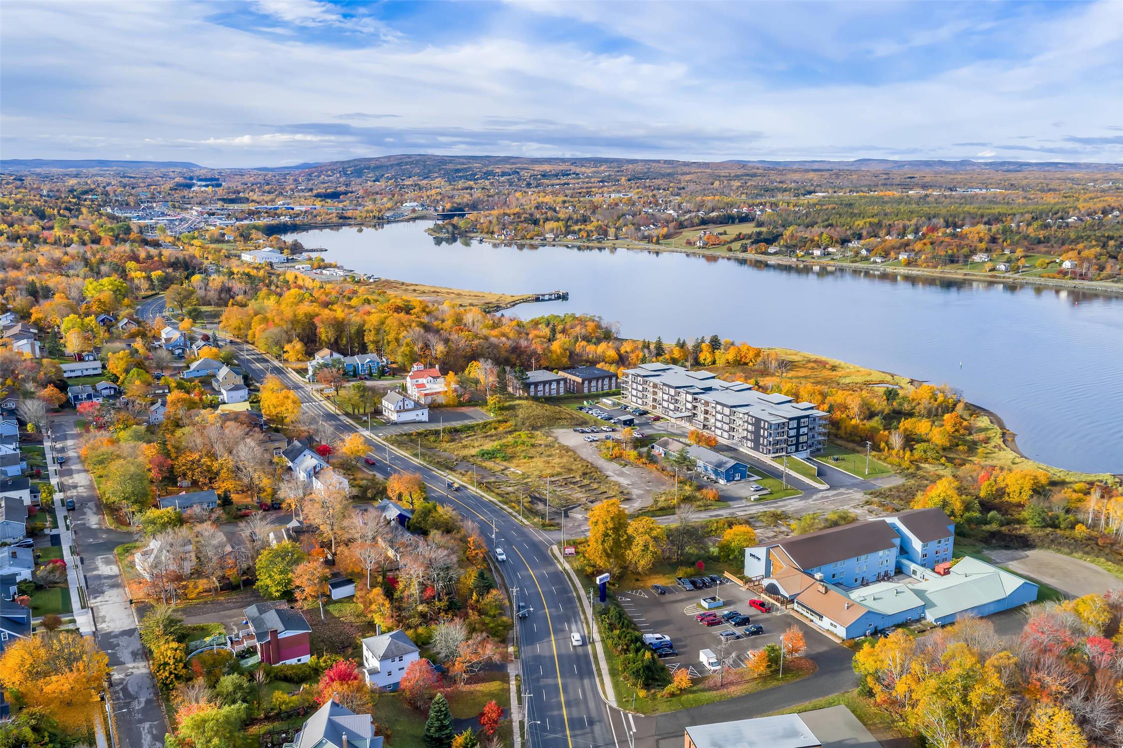 Park Inn by Radisson Sydney, NS 18/19