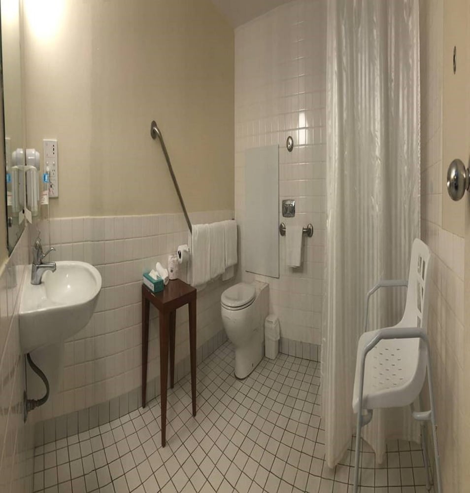 The Capitol Hotel 10/62